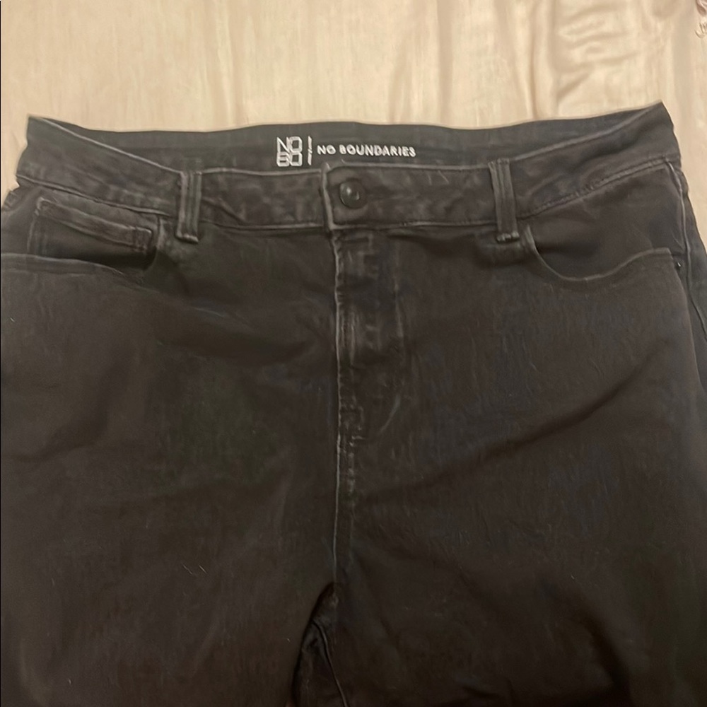 No Boundaries Black Skinny Jeans Smooth Denim